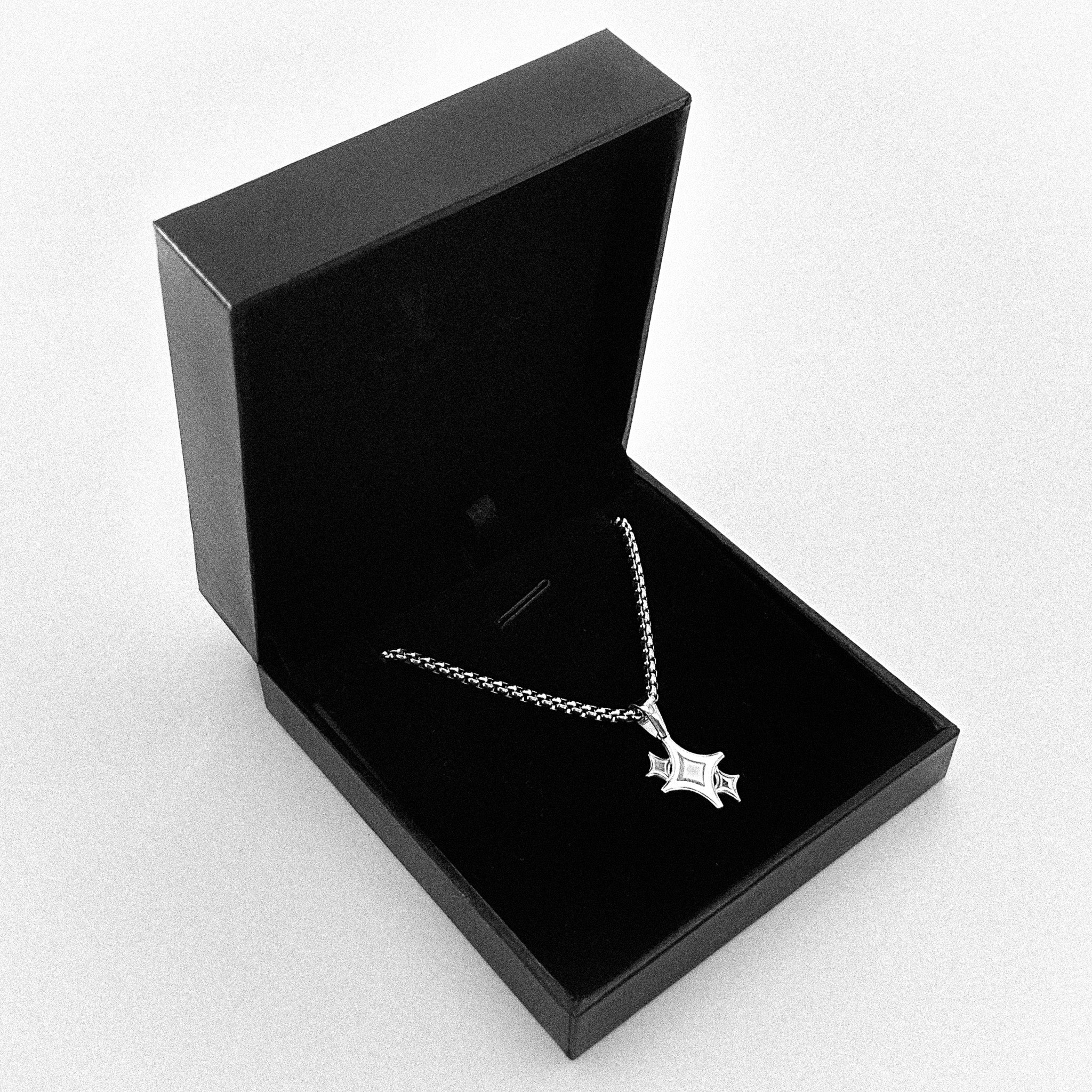 Modern Star Box Chain 2.5mm Stainless Steel Showcase