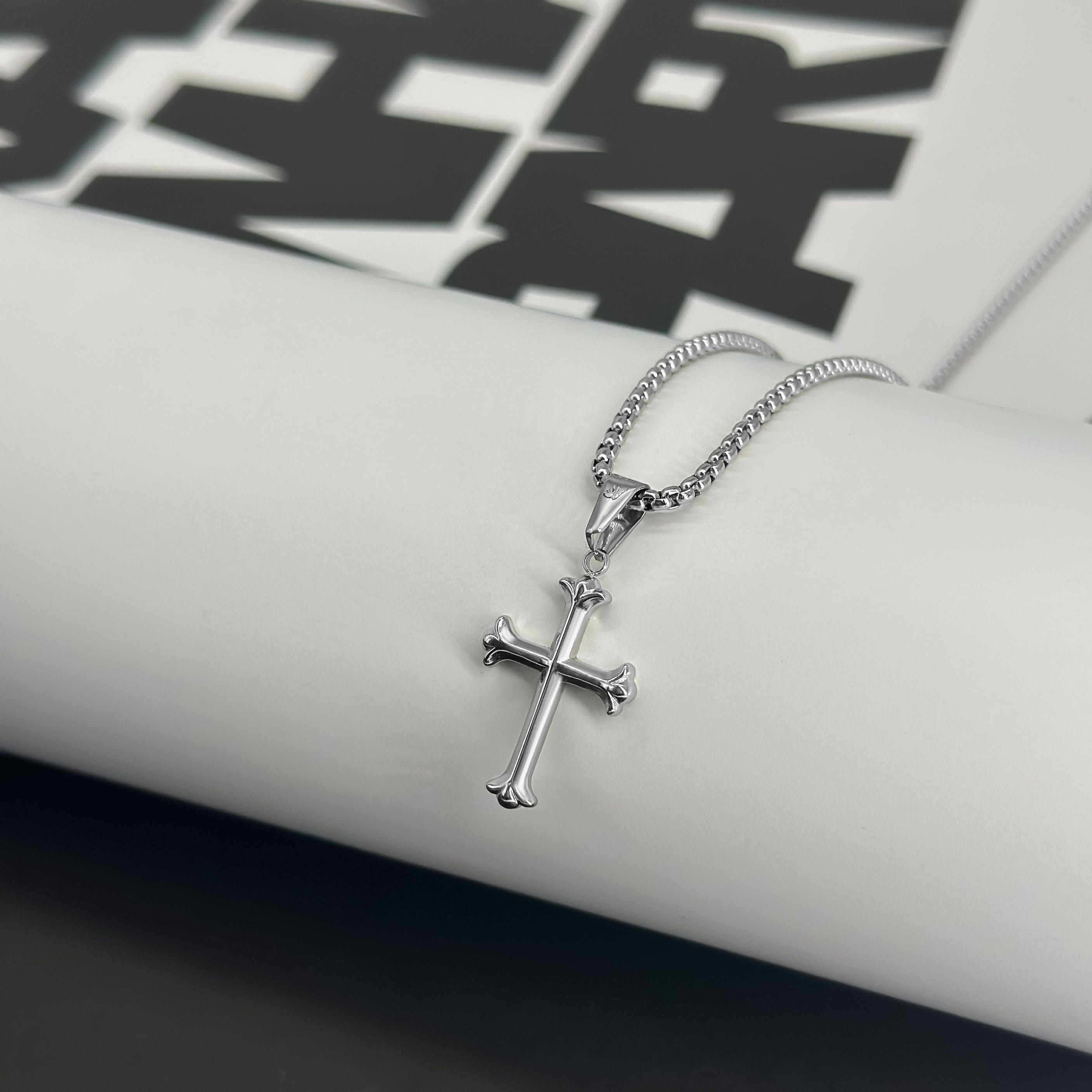 Cross Box Chain - Silver (2,5mm) Chain with Pendant JVILLION