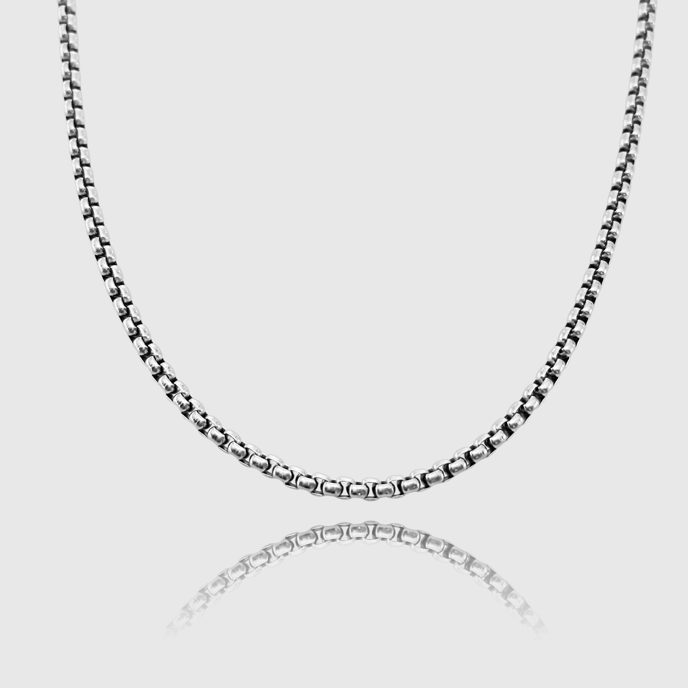 Collier maille vénitienne argenté pour homme, 2,5mm, acier inoxydable, sur fond blanc, JVillion