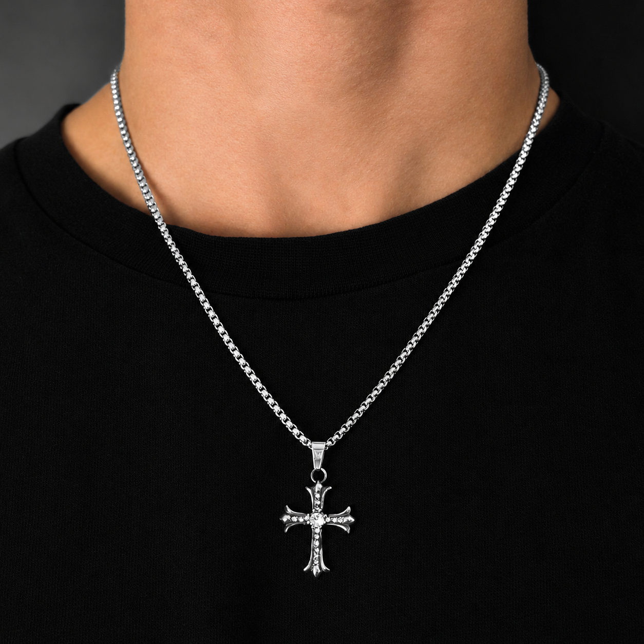 Colgante de cruz plateado para hombre en cadena veneciana, 2,5mm, acero inoxidable, JVillion