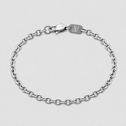 Bracciale a maglia rolò argentato con chiusura a moschettone e targhetta logo, foto dall'alto, JVillion