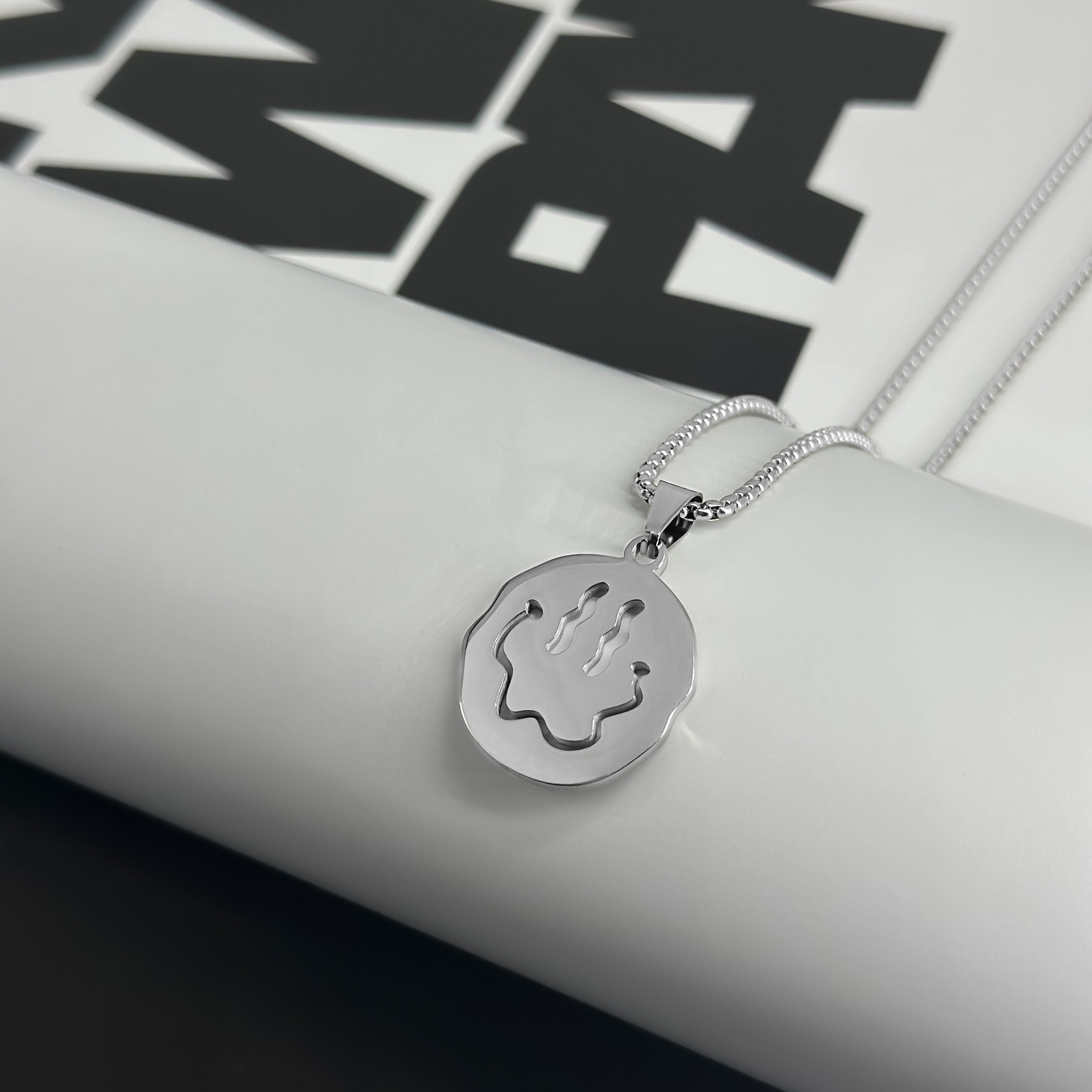 Smiley Box Chain - Silver (2,5mm) Chain with Pendant JVILLION